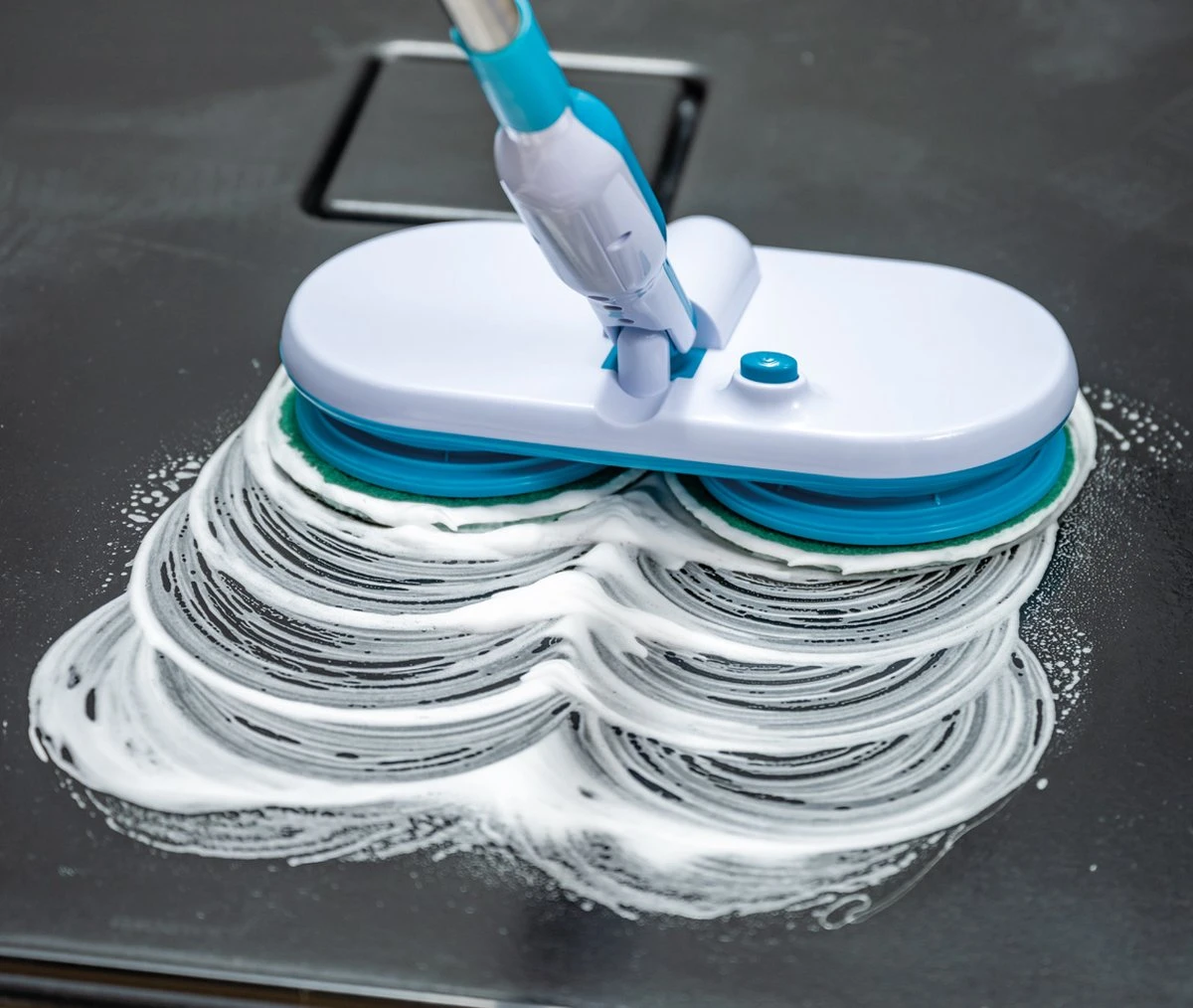 Hurricane Floating Mop - Accu Dweilset - 100 Rotaties Per Minuut 8 Hurricane Floating Mop - Accu Dweilset - 100 Rotaties Per Minuut - Afbeelding 8