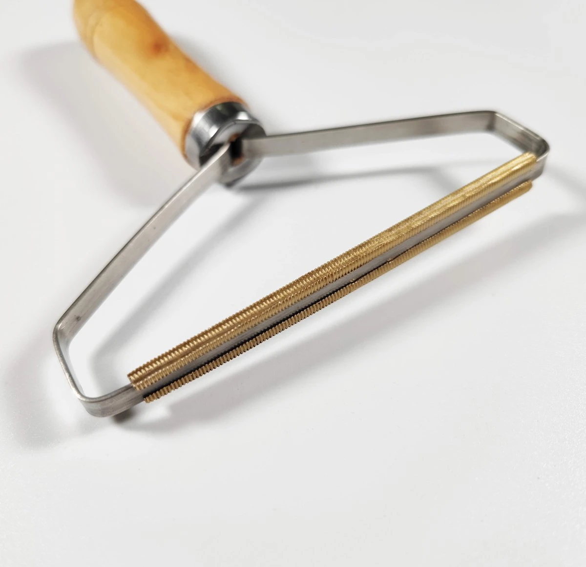 NIIYEBU Pluizenverwijderaar - Kleding Ontpluizer - Voor Tapijt - Verwijdert Pluisjes - Huisdierhaar Verwijderaar - Lint Remover - Hout - Makkelijk Mee Te Nemen 3 NIIYEBU Pluizenverwijderaar - Kleding Ontpluizer - Voor Tapijt - Verwijdert Pluisjes - Huisdierhaar Verwijderaar - Lint Remover - Hout - Makkelijk Mee Te Nemen - Afbeelding 3