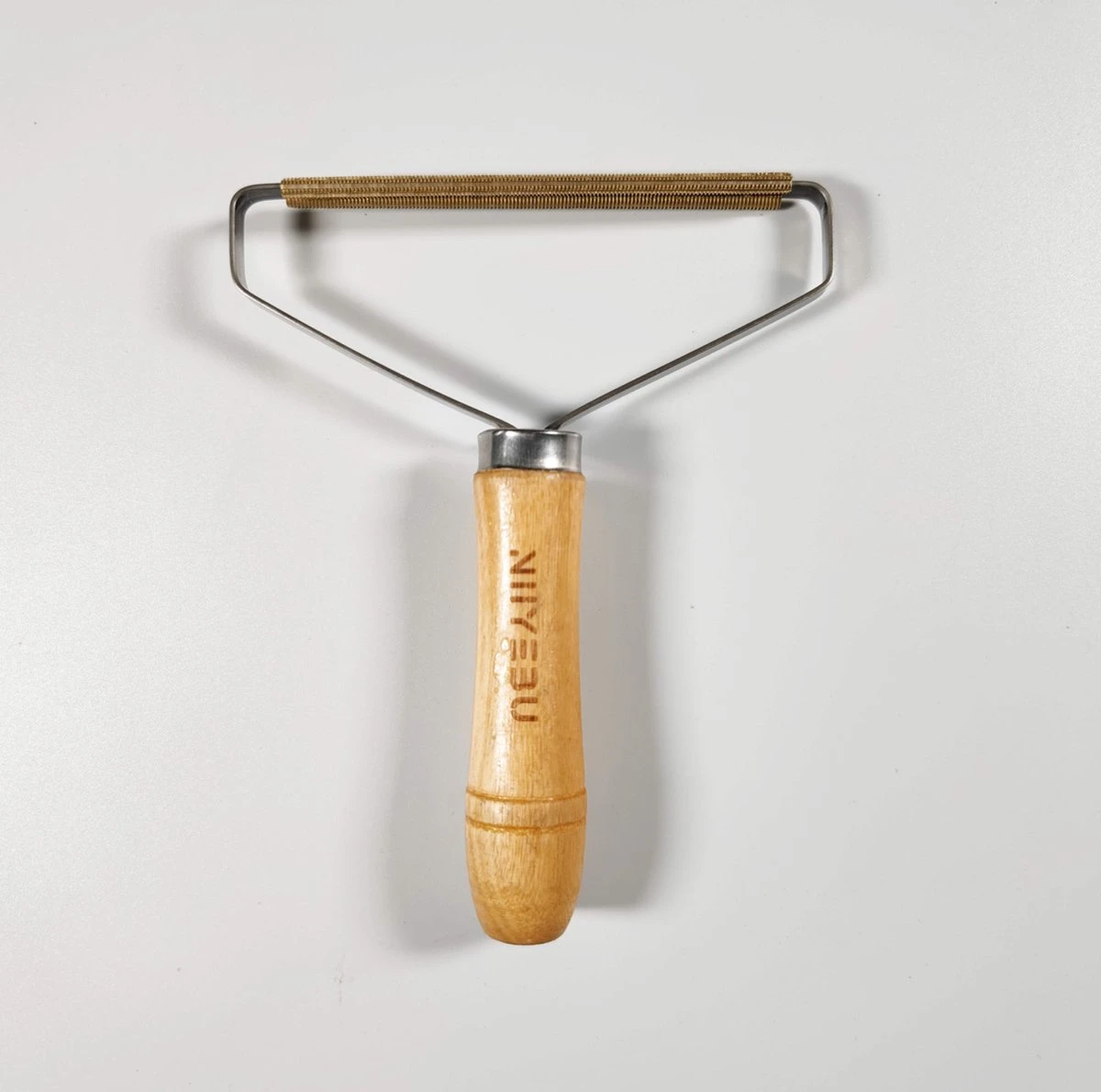 NIIYEBU Pluizenverwijderaar - Kleding Ontpluizer - Voor Tapijt - Verwijdert Pluisjes - Huisdierhaar Verwijderaar - Lint Remover - Hout - Makkelijk Mee Te Nemen 1 NIIYEBU Pluizenverwijderaar - Kleding Ontpluizer - Voor Tapijt - Verwijdert Pluisjes - Huisdierhaar Verwijderaar - Lint Remover - Hout - Makkelijk Mee Te Nemen