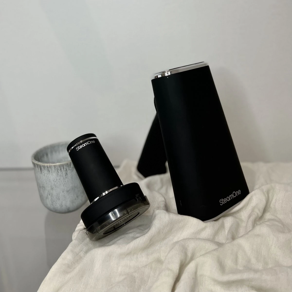 SteamOne Foldable Handstomer Met RP10B Pluizenverwijderaar In Giftbox 11 SteamOne Foldable Handstomer Met RP10B Pluizenverwijderaar In Giftbox - Afbeelding 11