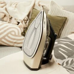 Petra Stoomstrijkijzer Met Dubbele Keramische Zoolplaat - 300ml Waterreservoir - 3100W -Leifheit Store 1200x1200 2357