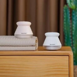 Solstedt® Pluizenverwijderaar - Ontpluizer - Ontpiller - Pluizenroller - Pluizentondeuse Oplaadbaar - Pluizendief - Incl. USB Kabel - Wit 16 Solstedt® Pluizenverwijderaar - Ontpluizer - Ontpiller - Pluizenroller - Pluizentondeuse Oplaadbaar - Pluizendief - Incl. USB Kabel - Wit -Leifheit Store 1200x1200 2795