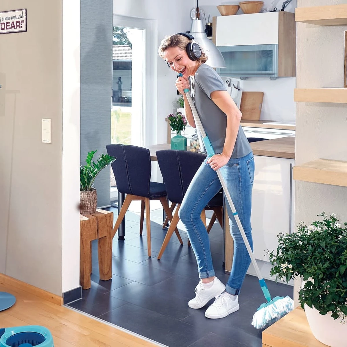 Leifheit Clean Twist Disc Mop Ergo - Dweil Set Compleet Systeem Met Wieltjes - 6 Liter 10 Leifheit Clean Twist Disc Mop Ergo - Dweil Set Compleet Systeem Met Wieltjes - 6 Liter - Afbeelding 10