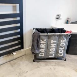 Wasmand Met 3 Vakken - 90 Liter - Opvouwbaar En Afneembaar Frame - Wassorteerder In Verschillende Kleuren - Badkamer Wasgoed Organizer Met Sluitbare Zak - Zwart 15 Wasmand Met 3 Vakken - 90 Liter - Opvouwbaar En Afneembaar Frame - Wassorteerder In Verschillende Kleuren - Badkamer Wasgoed Organizer Met Sluitbare Zak - Zwart -Leifheit Store 1200x1200 557