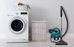 Bestron Stofzuiger Met Zak, Inclusief 3 Stofzuigerzakken, 94cm Telescoopbuis & 7.5m Actieradius, Met Uitwasbare HEPA12 & Microfilter, Kleur: Blauw 10 Bestron Stofzuiger Met Zak, Inclusief 3 Stofzuigerzakken, 94cm Telescoopbuis & 7.5m Actieradius, Met Uitwasbare HEPA12 & Microfilter, Kleur: Blauw -Leifheit Store 1200x770 2