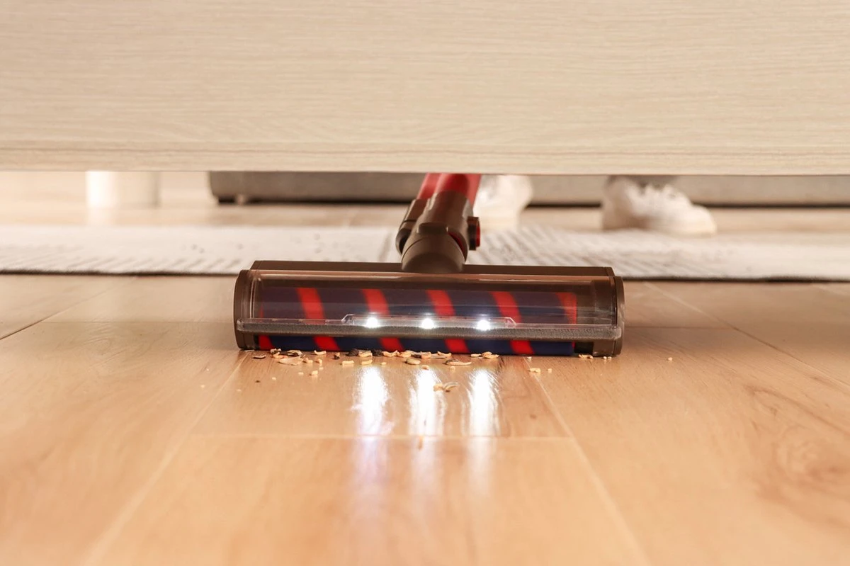 Swiss Pro+ Snoerloze Steelstofzuiger V12 Steelstofzuiger Draadloos Met Kruimelzuiger Led Verlichting In Mondstuk Sterke Zuigkracht 4In1! Zwitsers Kwaliteit 8 Swiss Pro+ Snoerloze Steelstofzuiger V12 Steelstofzuiger Draadloos Met Kruimelzuiger Led Verlichting In Mondstuk Sterke Zuigkracht 4In1! Zwitsers Kwaliteit - Afbeelding 8