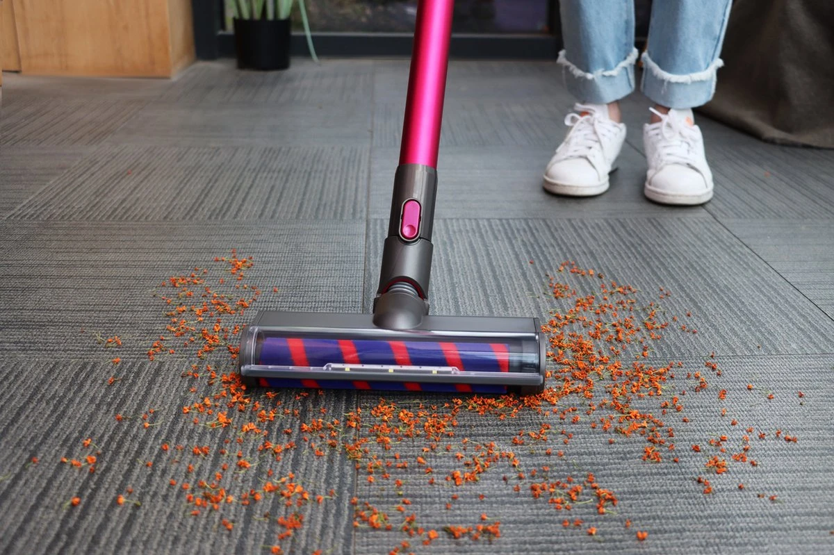 Swiss Pro+ Snoerloze Steelstofzuiger V12 Steelstofzuiger Draadloos Met Kruimelzuiger Led Verlichting In Mondstuk Sterke Zuigkracht 4In1! Zwitsers Kwaliteit 11 Swiss Pro+ Snoerloze Steelstofzuiger V12 Steelstofzuiger Draadloos Met Kruimelzuiger Led Verlichting In Mondstuk Sterke Zuigkracht 4In1! Zwitsers Kwaliteit - Afbeelding 11