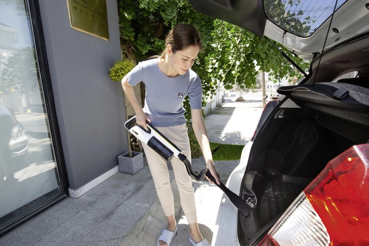 Kärcher VC 4s Cordless Plus Auto Reinigingsset – Steelstofzuiger – Incl. Automondstuk - 18V - Incl. Accu En Lader 14 Kärcher VC 4s Cordless Plus Auto Reinigingsset – Steelstofzuiger – Incl. Automondstuk - 18V - Incl. Accu En Lader - Afbeelding 14