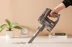 Swiss Pro+ Snoerloze Steelstofzuiger V12 Steelstofzuigers Steelstofzuiger Draadloos Met Kruimelzuiger Turbo Stand Led Verlichting In Mondstuk Sterke Zuigkracht Draadloos Zonder Zak 4In1! Inclusief Muurbeugel Purple Edition 2022 Zwitsers Kwaliteit -Leifheit Store 1200x799 182