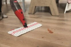 Vileda 1.2.Spray MAX - Vlakke Mop Met Sproeisysteem En Pad In Microvezels 20 Vileda 1.2.Spray MAX - Vlakke Mop Met Sproeisysteem En Pad In Microvezels -Leifheit Store 1200x799 26