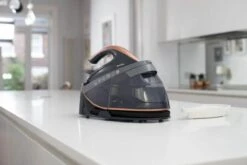 Breville Stoomstrijkijzer Met Stoomgenerator - Iron - Keramische Zoolplaat - Uitneembaar Waterreservoir -Leifheit Store 1200x800 435