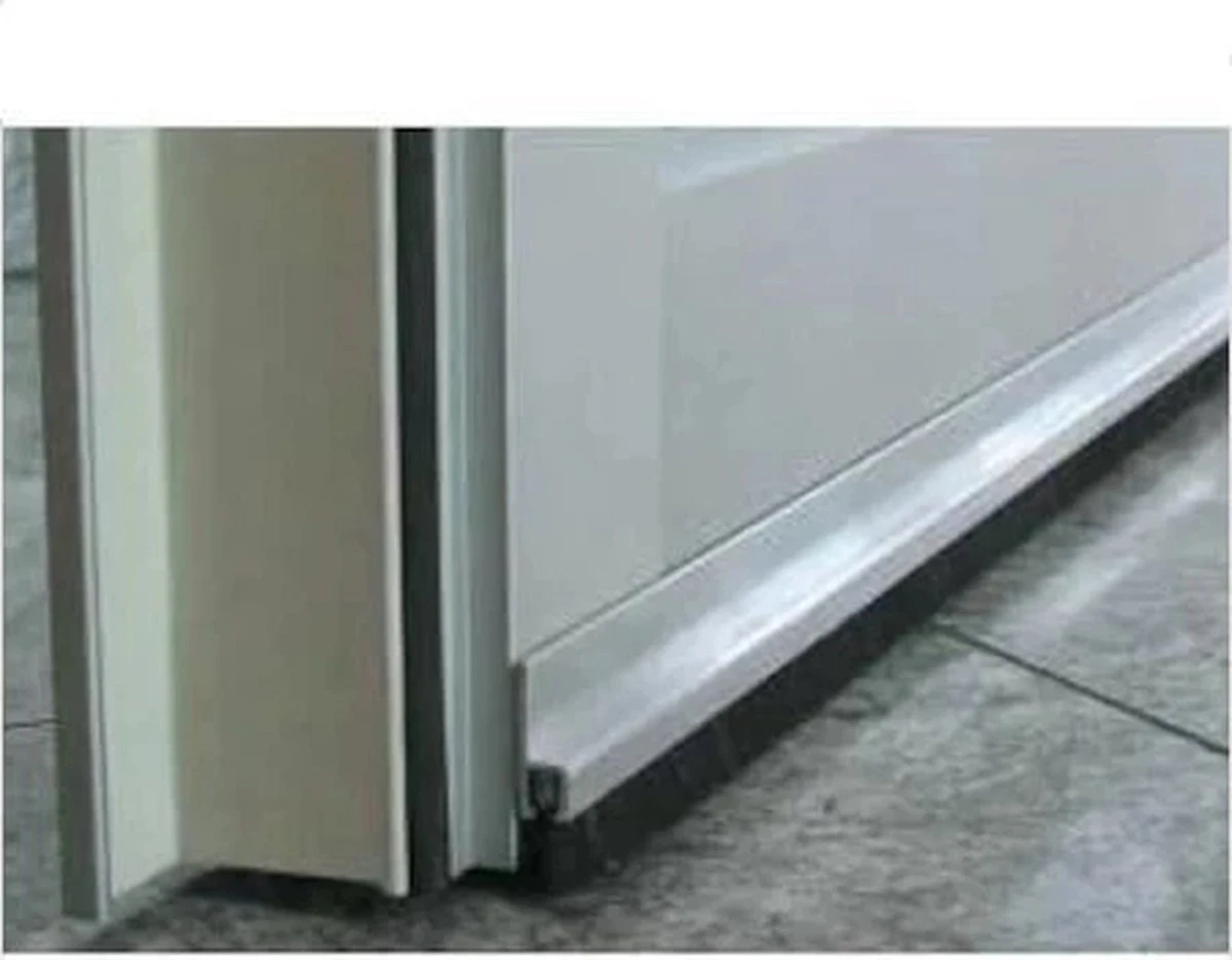 Merkloos Deurborstel - Stripborstel - Afdichting Met Borstel - 100 Cm - Met Installatie Gaten -aluminium -isolatiestrip - Afdichtstrip - Deurstrip 7 Merkloos Deurborstel - Stripborstel - Afdichting Met Borstel - 100 Cm - Met Installatie Gaten -aluminium -isolatiestrip - Afdichtstrip - Deurstrip - Afbeelding 7