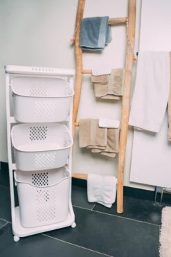 Sens Design Wassorteerder – Wasmand Met 3 Vakken - Op Wieltjes 30 Sens Design Wassorteerder – Wasmand Met 3 Vakken - Op Wieltjes -Leifheit Store 799x1200 52
