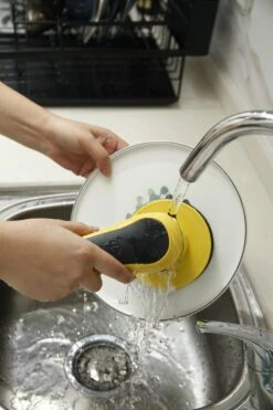 Merkloos Kibani Accu Schrobmachine 3.7V - Spin Scrubber - Elektrische Schrobber - Schrobborstel - Boenmachine - Polijstmachine - Luiwagen - Schrobber Met Steel - Poetsmachine Met 10 Opzetstukken - Multifunctionele Schrobborstel - Elektrische Dweil -Leifheit Store 800x1200 15