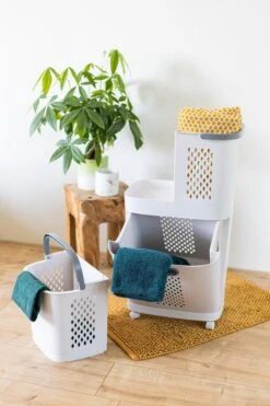 Sens Design Wasmanden Met Deksel - Wassorteerder 3 Vakken Op Wieltjes 31 Sens Design Wasmanden Met Deksel - Wassorteerder 3 Vakken Op Wieltjes -Leifheit Store 800x1200 42