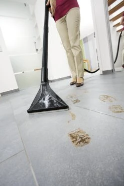 Kärcher SE 6.100 Tapijtreiniger - 1400W - 4L - Nat En Droog 33 Kärcher SE 6.100 Tapijtreiniger - 1400W - 4L - Nat En Droog -Leifheit Store 800x1200 79