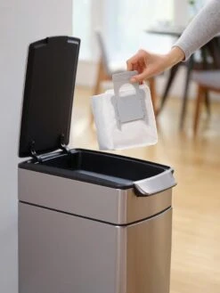 IRobot® Roomba® I7+ - Robotstofzuiger Met Slimme Navigatie - Automatische Vuilafvoer - I7558 37 IRobot® Roomba® I7+ - Robotstofzuiger Met Slimme Navigatie - Automatische Vuilafvoer - I7558 -Leifheit Store 900x1200 45