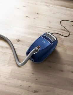 Miele Complete C3 Parquet PowerLine - Stofzuiger Met Zak - Marineblauw -Leifheit Store 922x1200 2